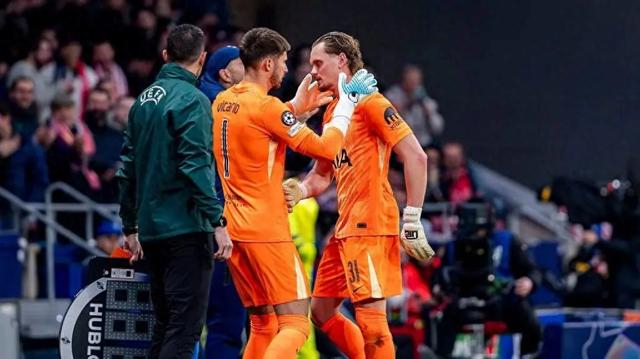 北京单场官网-23岁生日前，出身门将世家的他收到了足以毁掉职业生涯的“礼物”|金斯基|热刺|图多尔|欧冠|捷克_新浪体育_新浪新闻