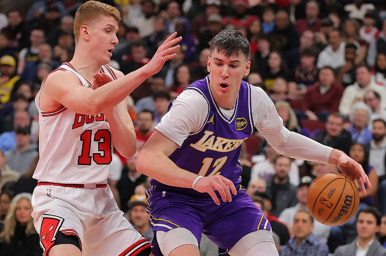 北京单场-攻防两端都已经尽力了，但湖人对锋线新星的要求也是略高了一些？