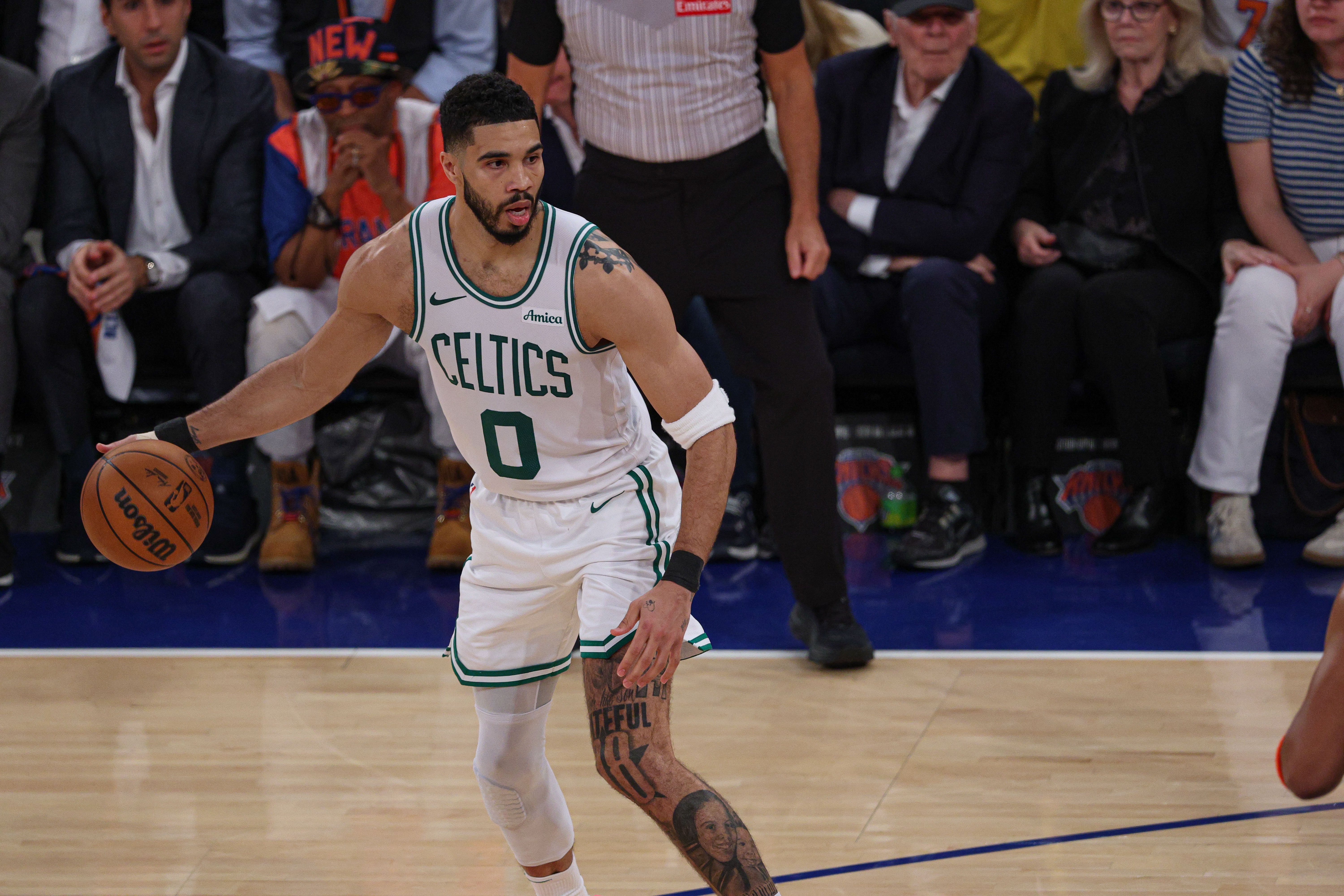 北京单场-奎塔:我和塔图姆的配合越来越好 我一直琢磨怎么让他打得更轻松